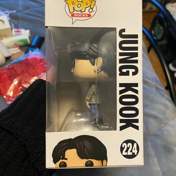 BTS Jung Kook POP - Picture 4 of 6